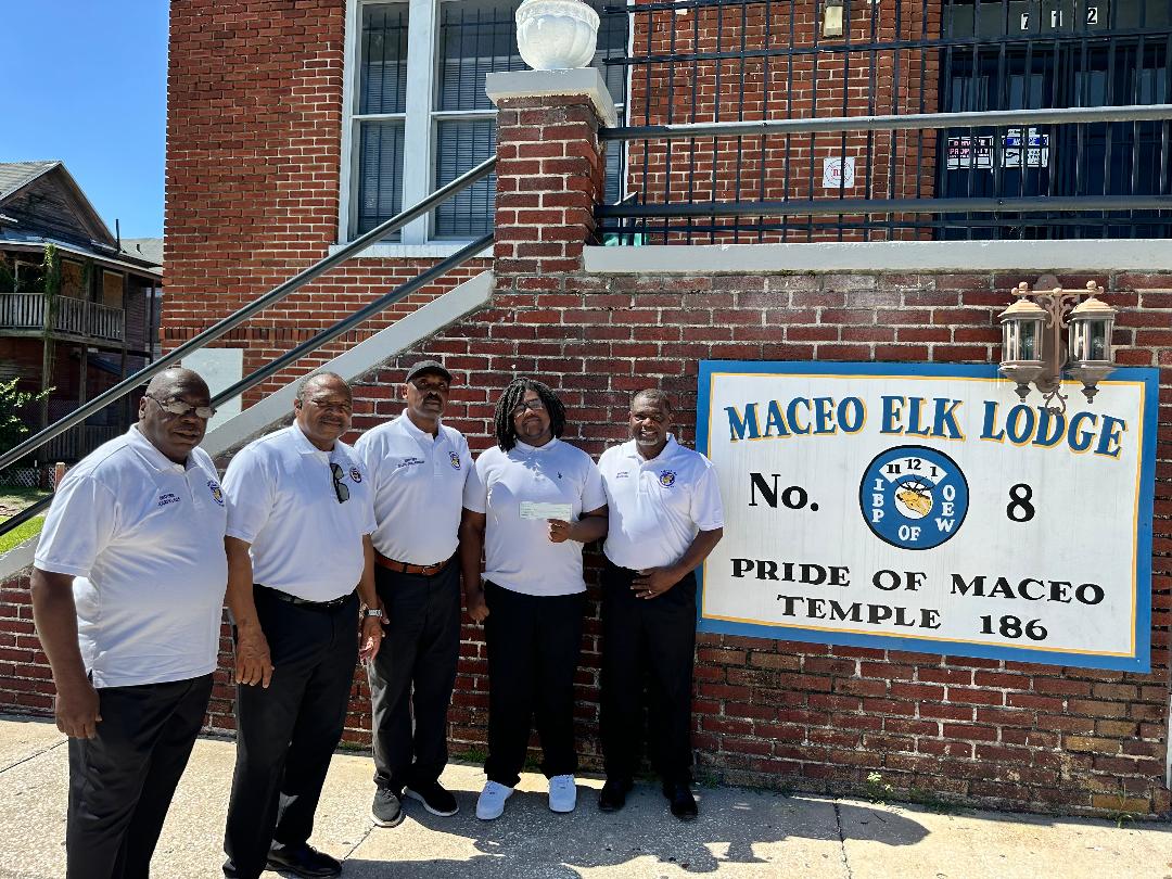 Read more about the article Maceo 8 Rewards Academic Excellence